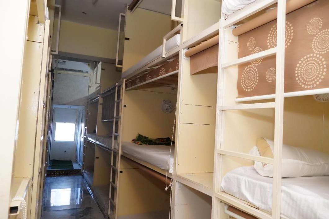 Hotel Golden Plaza Vashi Dış mekan fotoğraf